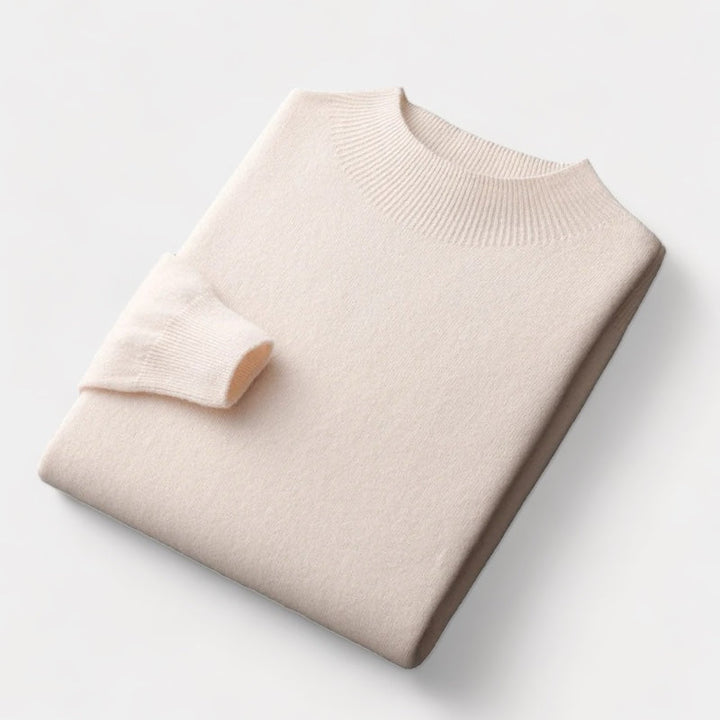 Elegant old-money style turtleneck sweater, perfect for autumn days and refined looks.







