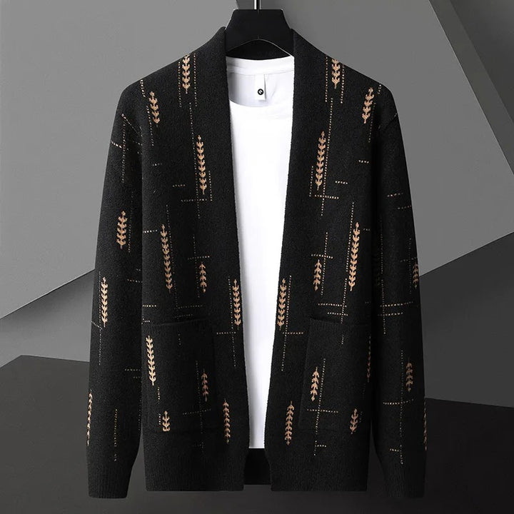 Stylish and comfortable men's cardigan, perfect for layering in autumn.







