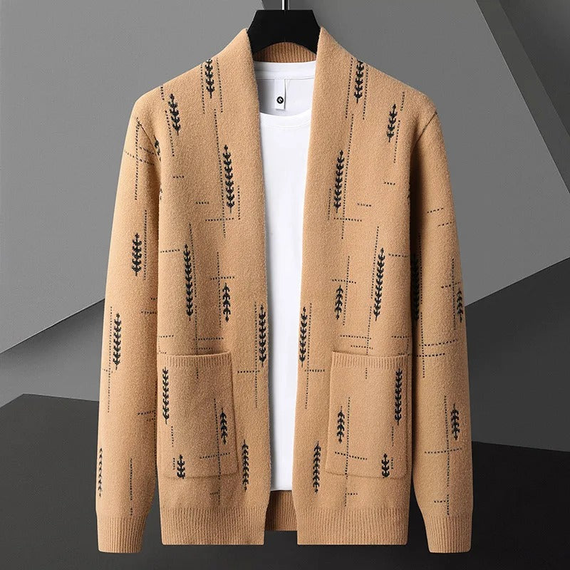 Stylish and comfortable men's cardigan, perfect for layering in autumn.







