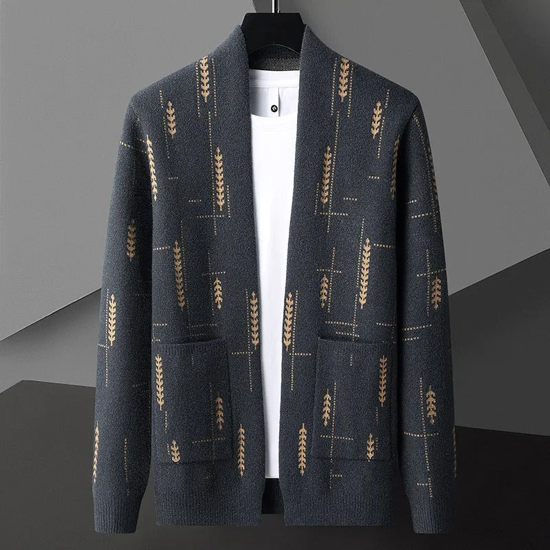 Stylish and comfortable men's cardigan, perfect for layering in autumn.







