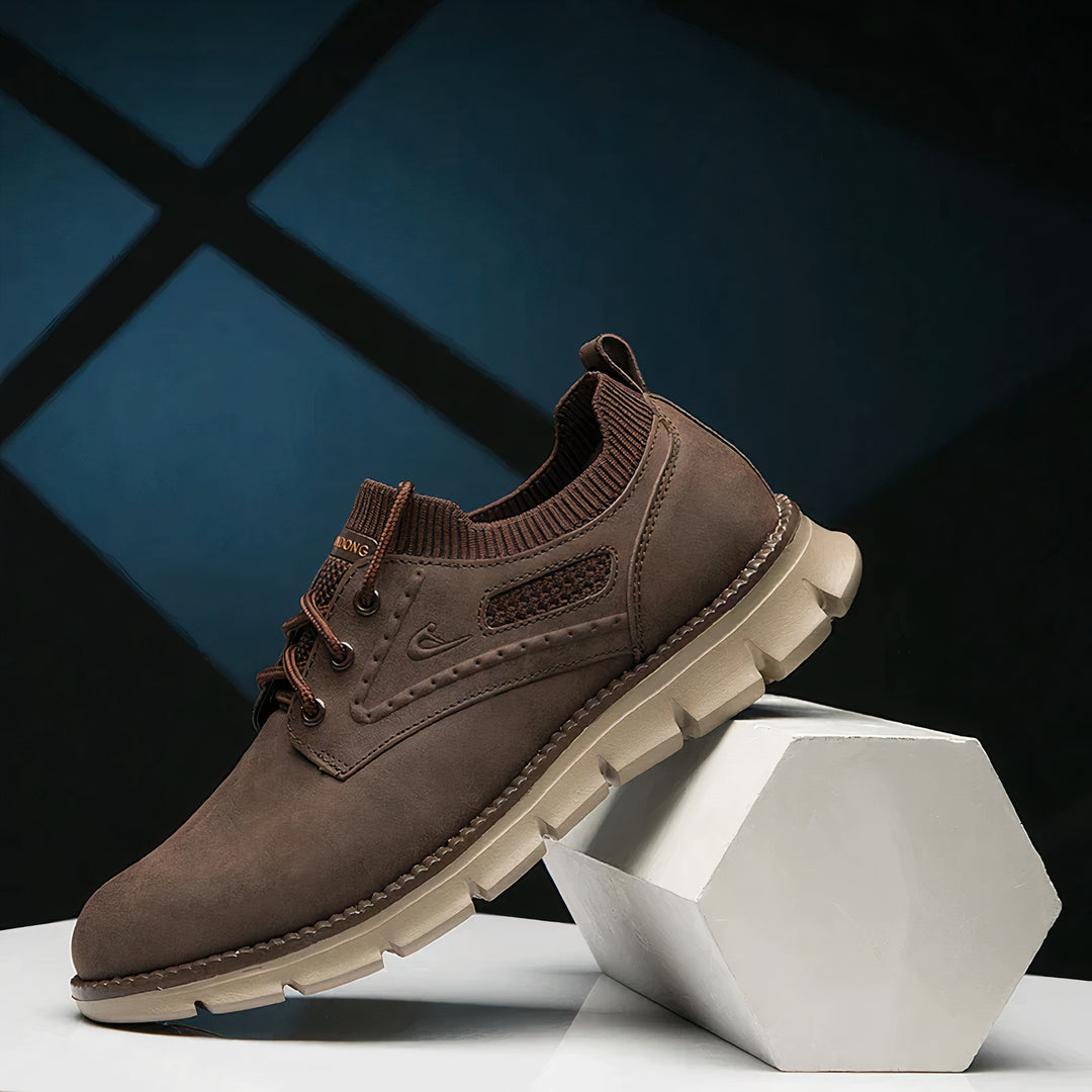 Stylish men's sneakers with lightweight design and breathable comfort, ideal for casual and active days.