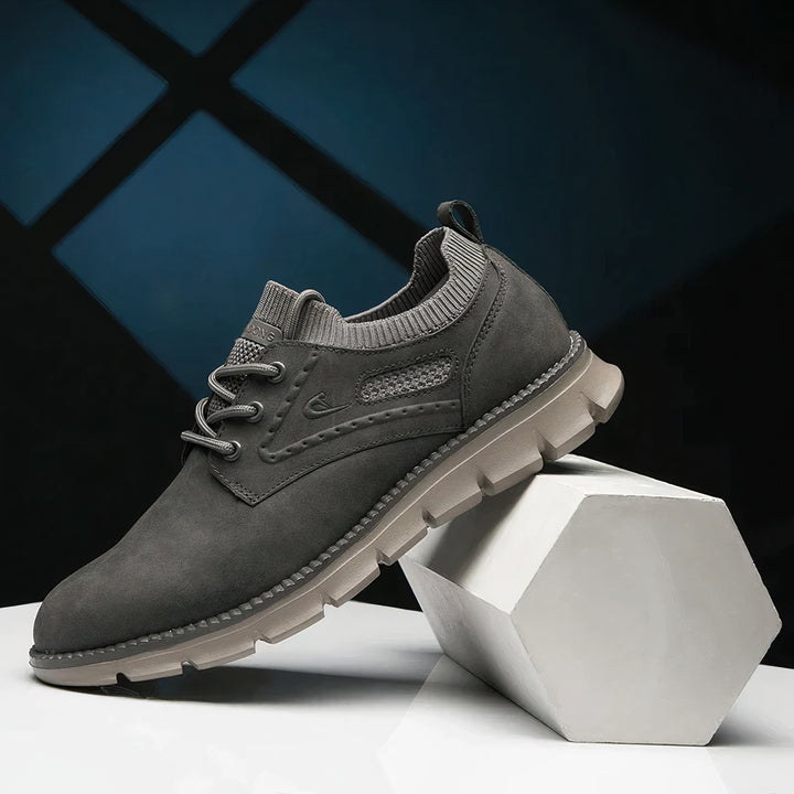 Stylish men's sneakers with lightweight design and breathable comfort, ideal for casual and active days.