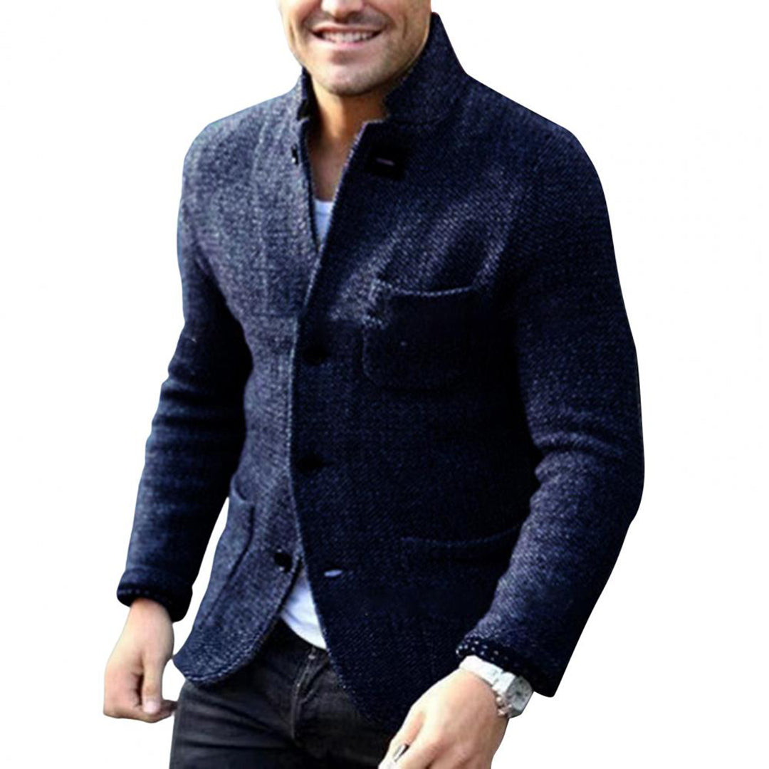 Warm knitted cardigan for autumn with soft, breathable fabric and versatile style for layering.







