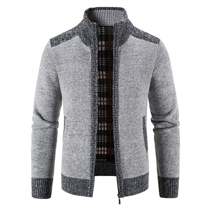 Cozy and stylish cardigan ideal for autumn days, offering comfort and warmth for casual and dressy looks.